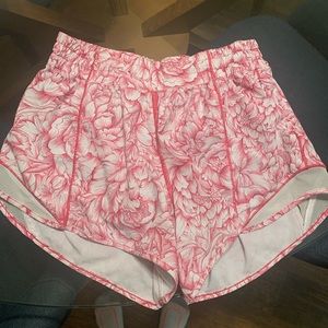 Lululemon hotty hot shorts 4"